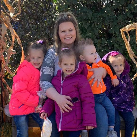 Meet your Posher, Amanda - Picture 1 of 1